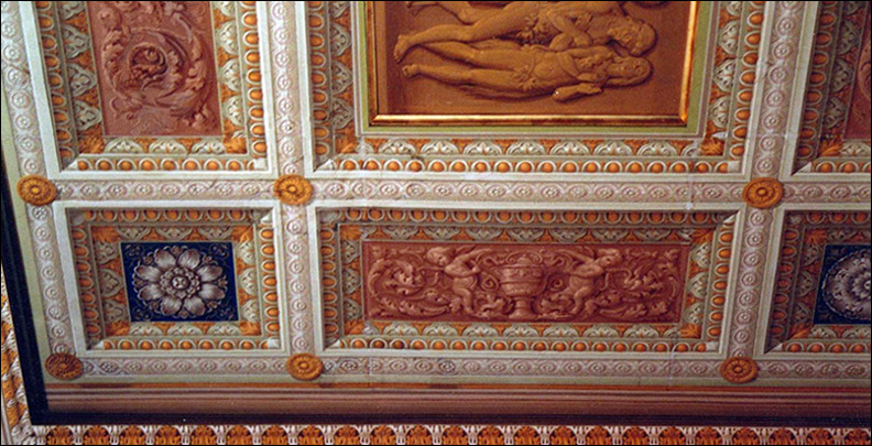 Biblioteca privata del Santo Padre in Vaticano - Restauro decorazioni su carta.