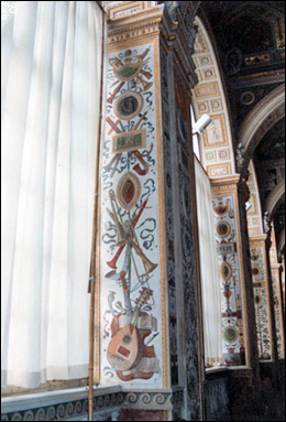 Restauri della marmoridea, restauri degli stucchi, restauri delle dorature della II Loggia (Seconda Loggia). Palazzo Apostolico (Vaticano). Pietro Rosa (Restauratore e Decoratore).