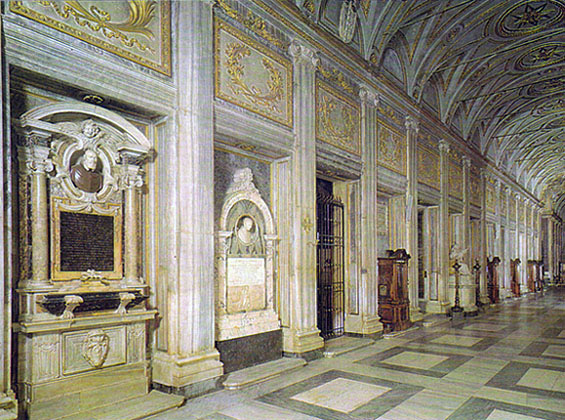 Restauri finti marmi delle navate laterali della Basilica di Santa Maria Maggiore a Roma.