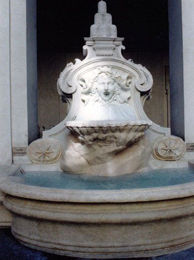 Restauro di fontana in marmo. Palazzo Chigi (Roma).
